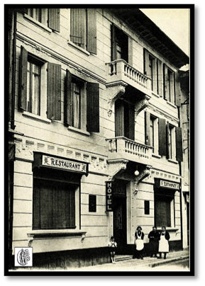 Façade de l'hôtel Marceillac, photo d'archive en noir et blanc