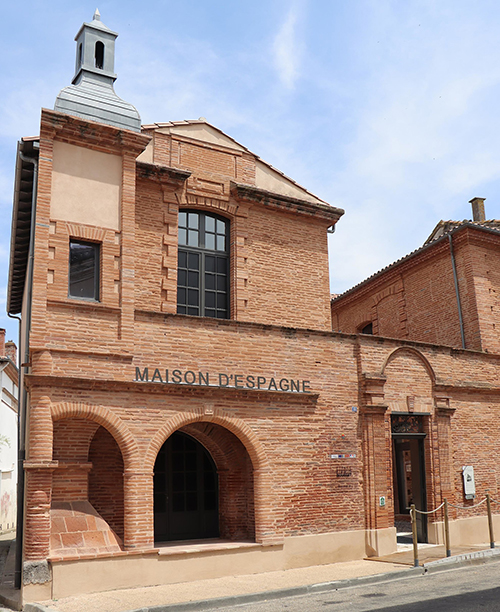 Façade de la maison d'espagne, photo prise à l'été 2021