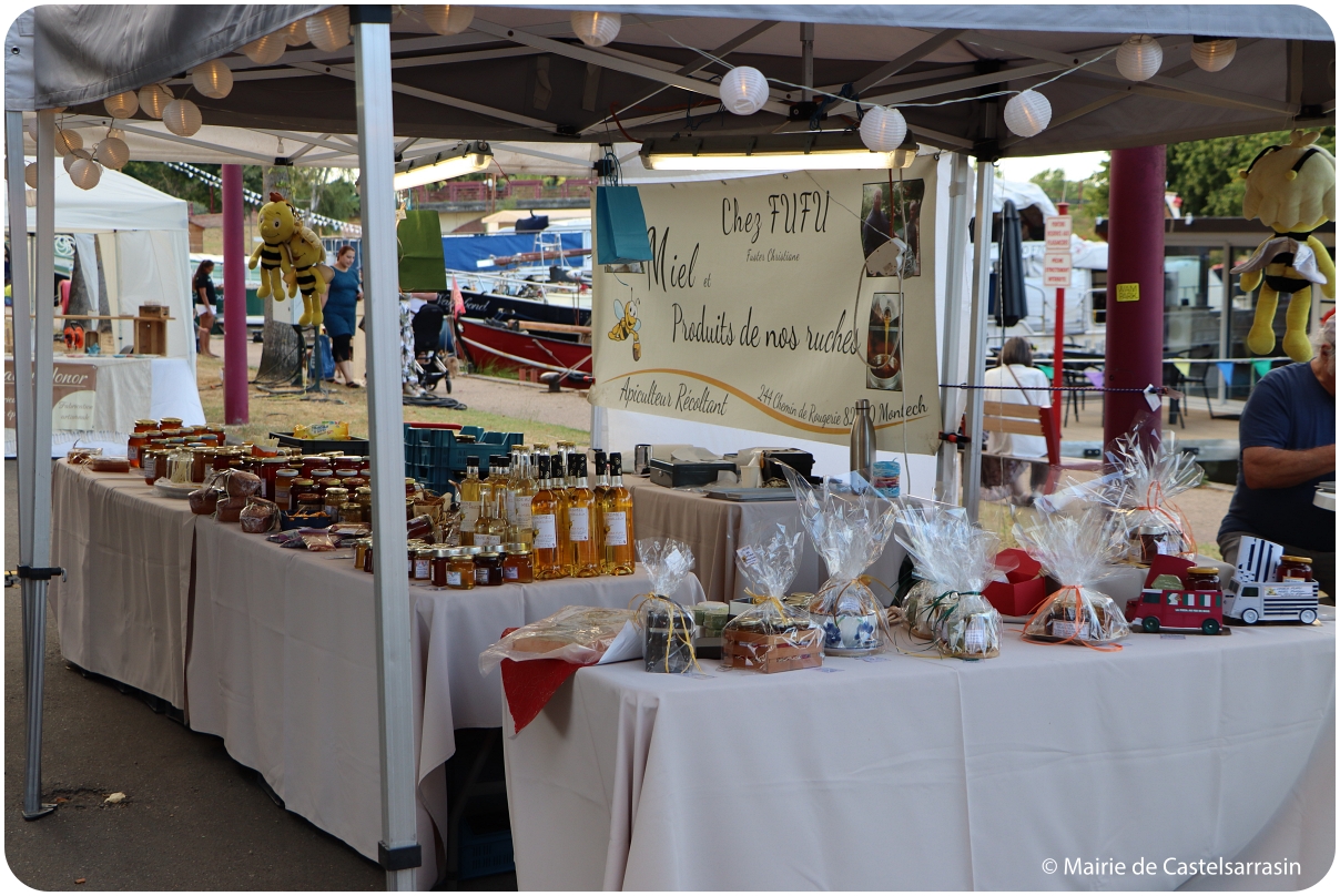 FESTIV'ÉTÉ 2025 - Marché Artisanal et Gourmand Vendredi 1er aout au Port Jacques-Yves Cousteau avec le groupe Loca Salsa
