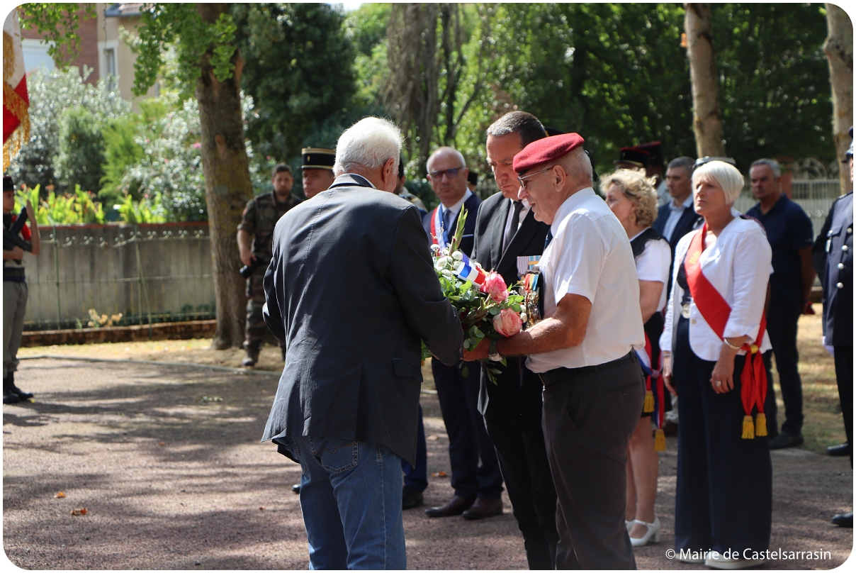Cérémonie commémorative du 81e anniversaire de la Libération de Castelsarrasin au monument aux Morts.