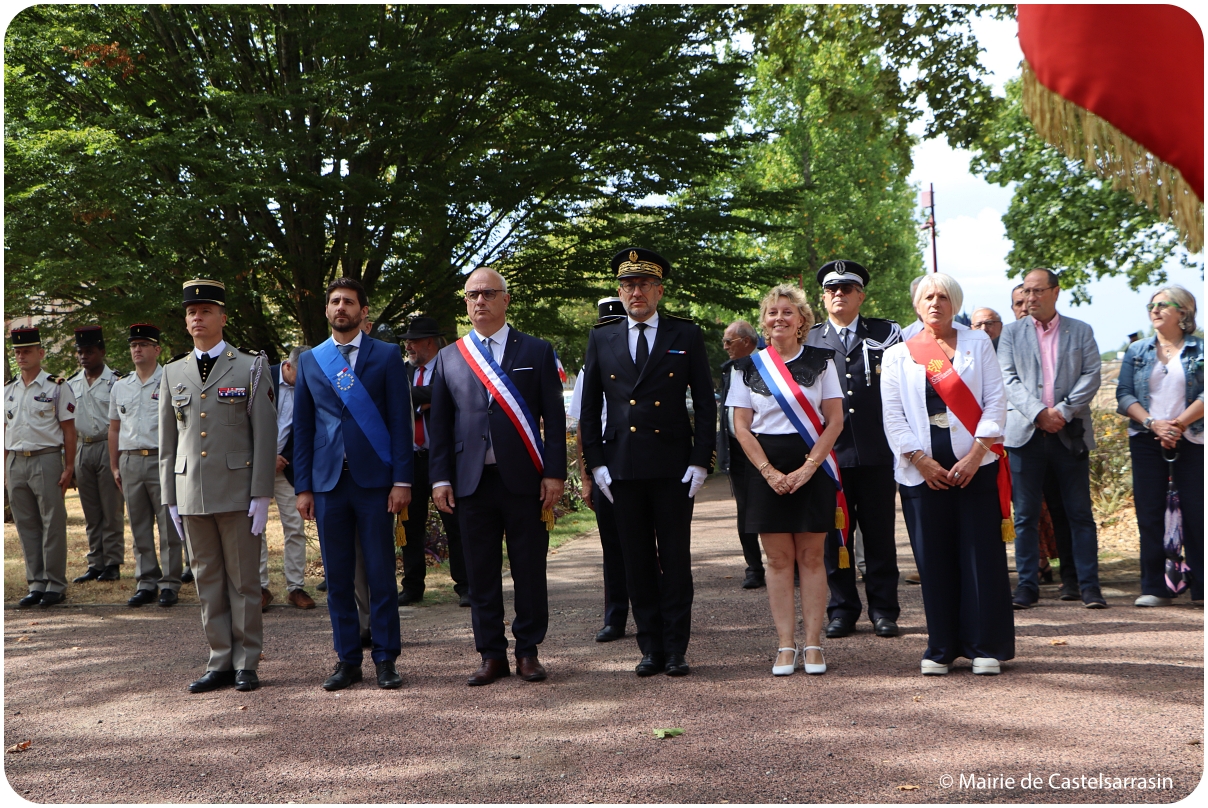 Cérémonie commémorative du 81e anniversaire de la Libération de Castelsarrasin au monument aux Morts.